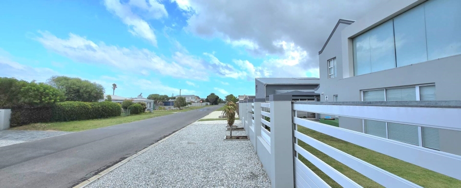 4 Bedroom Property for Sale in Franskraal Western Cape